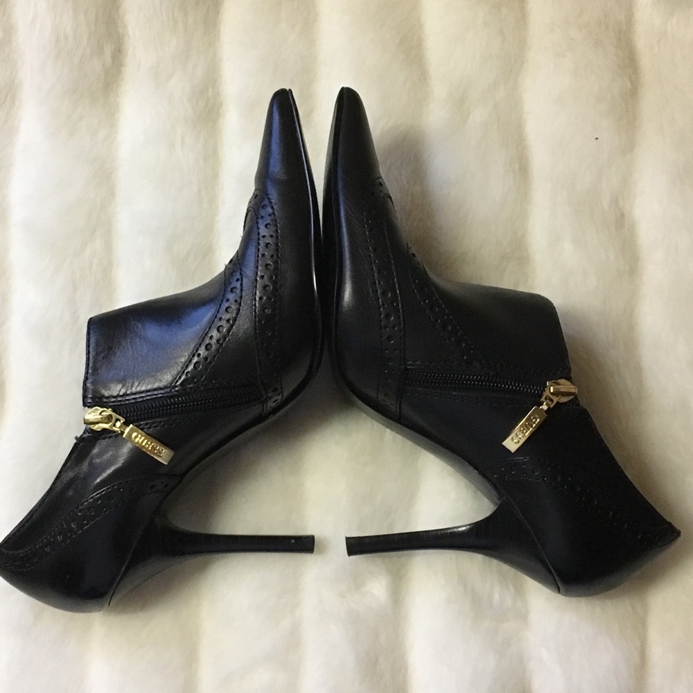 Awesome Guess Wingtip Bootie, 7.5M